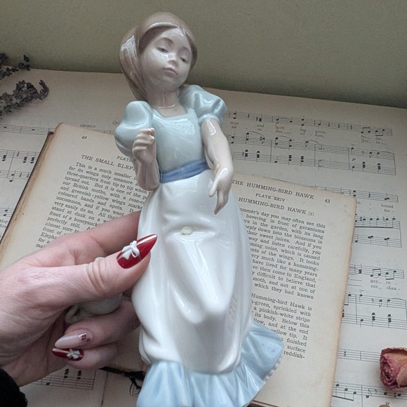 Elegant Porcelain Girl with Goose Figurine - Picture 10 of 12